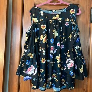 Kate and Mallory size 3x off shoulder blouse